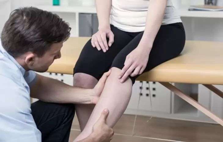 در فیزیوتراپی زانو چه اقداماتی برای بیمار انجام می شود؟